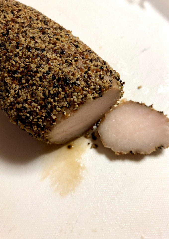 黒胡椒で鶏ハム-レシピのメイン写真