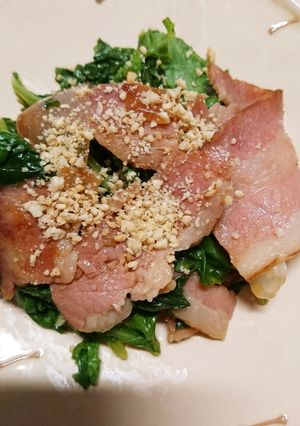 斬新！ベーコンと玉ねぎ、菜っ葉炒め-レシピのメイン写真