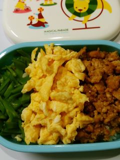 お弁当に簡単!鶏そぼろ三色丼(三色弁当)-レシピのメイン写真