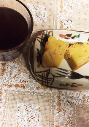 丸ごと1個のりんごのパウンドケーキと紅茶-レシピのメイン写真