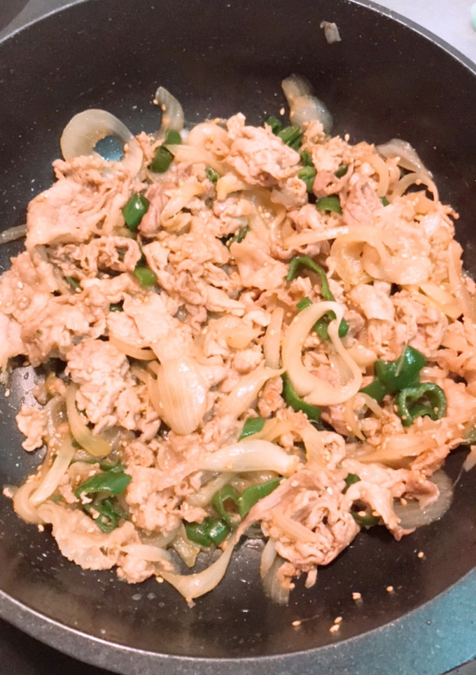ピーマンと玉ねぎの豚肉ゴマ炒め-レシピのメイン写真