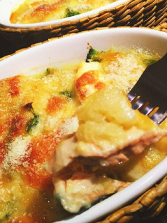 秋鮭とジャガ芋とブロッコリー豆乳グラタン-レシピのメイン写真
