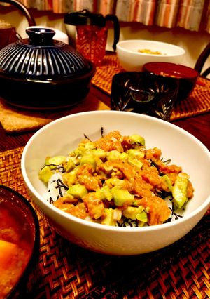 わさびの効いた簡単サーモンアボカド丼-レシピのメイン写真