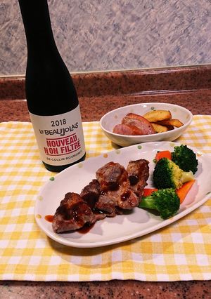 ボジョレーヌーボーと豚肉とソーセージ-レシピのメイン写真