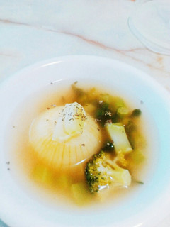 丸ごと玉ねぎのスープ-レシピのメイン写真
