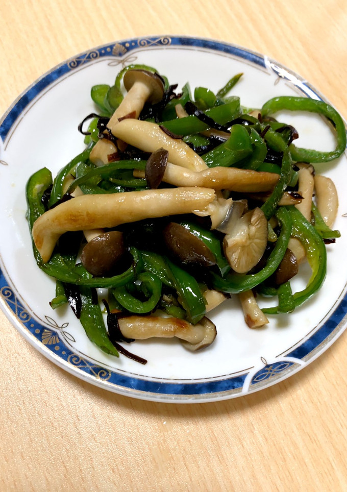 ピーマンとしめじの塩こんぶ炒め-レシピのメイン写真