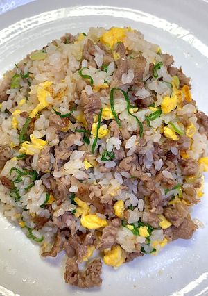 簡単シンプルな牛肉ガーリック炒飯-レシピのメイン写真