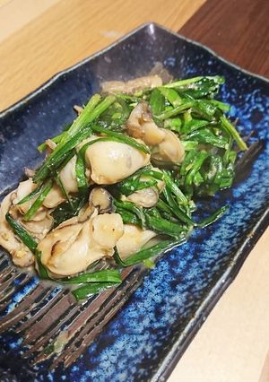 ぷりっと牡蠣とニラの味噌バター炒め♡-レシピのメイン写真