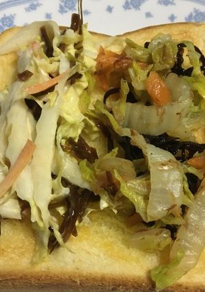 娘が作ったふじっ子煮で朝ごパン-レシピのメイン写真