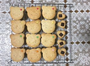 いちごパウダー入り型抜きクッキー-レシピのメイン写真