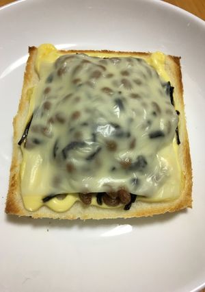 フジッコ煮×納豆トースト-レシピのメイン写真