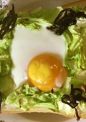 こんぶと目玉とキャベツオントースト-レシピのメイン写真