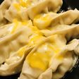 酒蒸しチーかけ餃子★ありあり餃子にチーズ