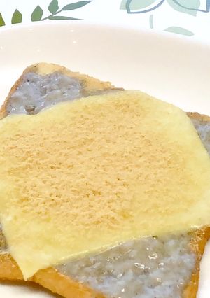 簡単☆黒胡麻プリントーストのチーズのせ♡-レシピのメイン写真