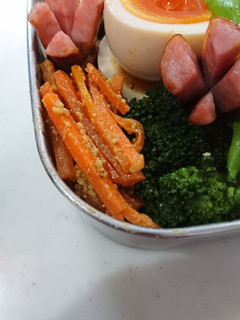 レンジで簡単!人参のゴマ味噌和え お弁当-レシピのメイン写真