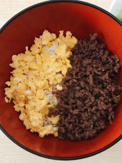 肉と卵そぼろ丼-レシピのメイン写真