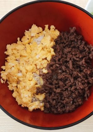 肉と卵そぼろ丼-レシピのメイン写真