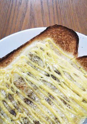 手軽に!!スパイシー、チーマヨトースト-レシピのメイン写真