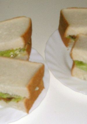 さんま蒲焼缶とレタスのなつかしサンド-レシピのメイン写真