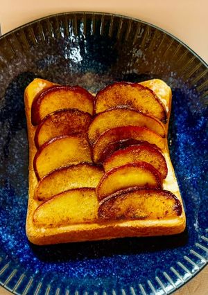 りんごのシナモンバタークリチハニートースト!-レシピのメイン写真