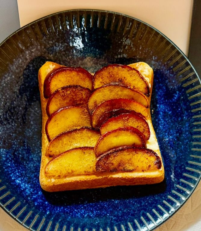 りんごのシナモンバタークリチハニートースト!-レシピのメイン写真