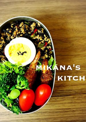 ひじきそぼろとエビフライのお弁当♪♪-レシピのメイン写真
