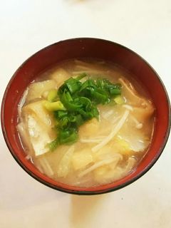 白菜とえのきと油揚げの味噌汁-レシピのメイン写真