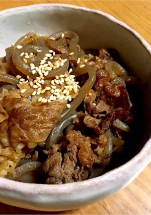 牛肉とこんにゃくのごま油炒め-レシピのメイン写真