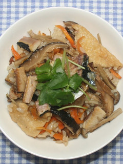 乾燥野菜と乾燥きのこサンマ干物で五目御飯-レシピのメイン写真