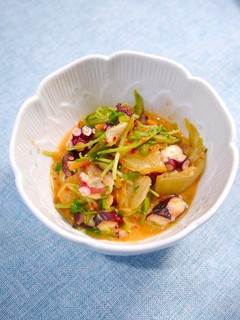 簡単副菜!タコ豆苗のキムチ和え-レシピのメイン写真