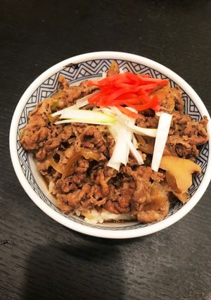 安い肉がワンランクアップ、簡単洋風牛丼-レシピのメイン写真