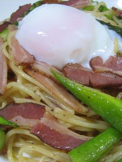 ☆アスパラとベーコンの温泉卵スパゲティ♪-レシピのメイン写真