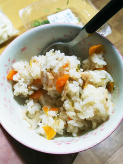 幼児食◇蓮根と人参の炊き込みご飯-レシピのメイン写真