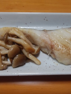 鱈としめじの塩コショウ焼き-レシピのメイン写真