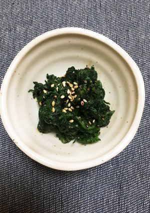 わさび菜の葉の黒ごま和え♪-レシピのメイン写真