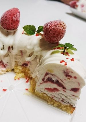 いちごたっぷり☆アイスケーキ-レシピのメイン写真