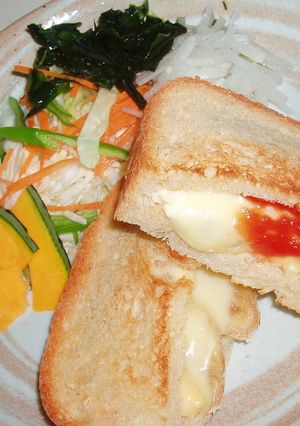 ホットサンドイッチ　意外な組み合わせかも-レシピのメイン写真