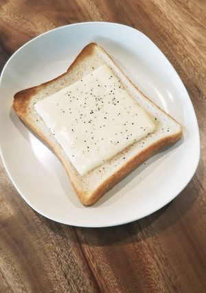 シンプルが１番☆蜂蜜チーズトースト-レシピのメイン写真