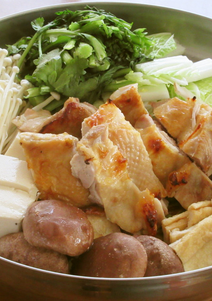 鶏もも肉と焼きねぎと白菜の焼きあごだし鍋-レシピのメイン写真