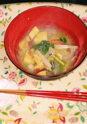 松山あげ(^q^)彩り具沢山味噌汁☺-レシピのメイン写真