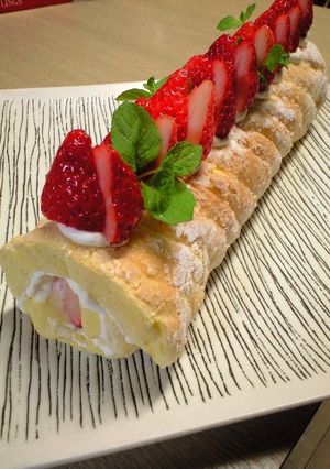 いちごのビスキュイロール-レシピのメイン写真
