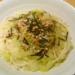 รูปของ 昼食　永谷園のお茶漬けとキャベツのパスタ
