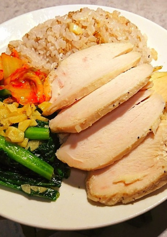 洗い物無し！しっとり濃厚～炊飯器鶏ハム-レシピのメイン写真