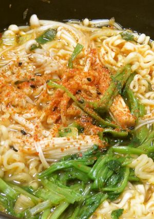 カップ辛ラーメンに手を加えて旨っ♪-レシピのメイン写真