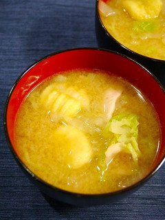 簡単!白菜ベーコンとニュッキのお味噌汁-レシピのメイン写真