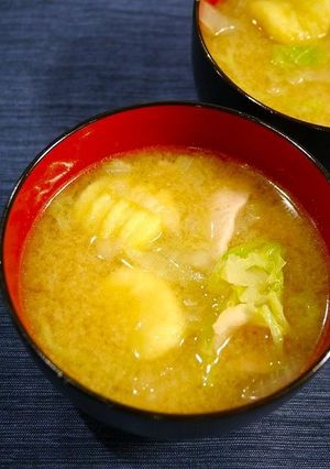 簡単！白菜ベーコンとニュッキのお味噌汁-レシピのメイン写真