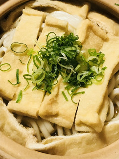 パッと見、きつねうどん●鶏肉の寄せ鍋-レシピのメイン写真