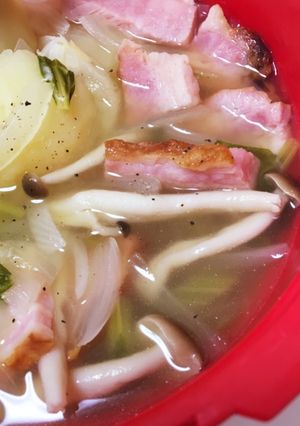 電子レンジ圧力鍋セロリ香るコンソメスープ-レシピのメイン写真