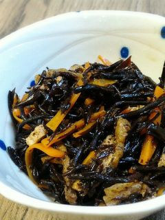 後入れゴマ油が香るひじき煮☆ひじきの煮物-レシピのメイン写真