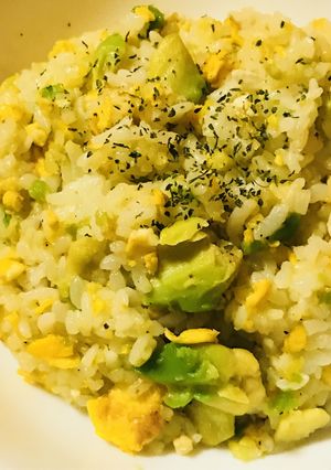 シンプル★アボカド＆玉子チャーハン-レシピのメイン写真